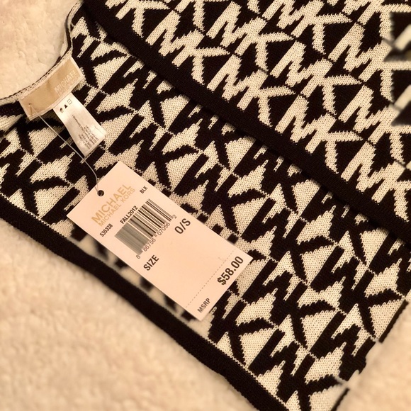 Michael Kors scarf - Picture 2 of 2